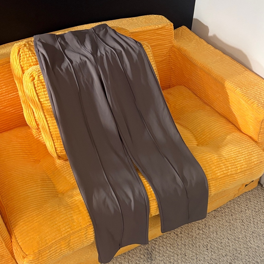 Elegant Women's Gray Pants